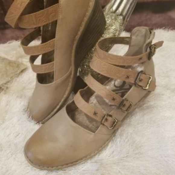 OTBT Sandals Biker Mary Jane wedge Sz 6.5 $179 - Picture 3 of 8